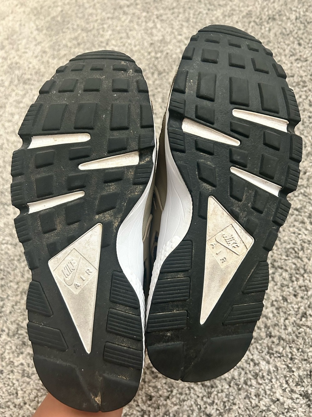 Nike Air Huaraches - Black & Tan/Gold Leopard - Picture 6 of 6